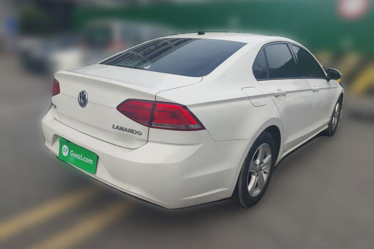 Used Volkswagen Lamando 2017 230TSI DSG Fashion Edition Rear Right 45 Deg