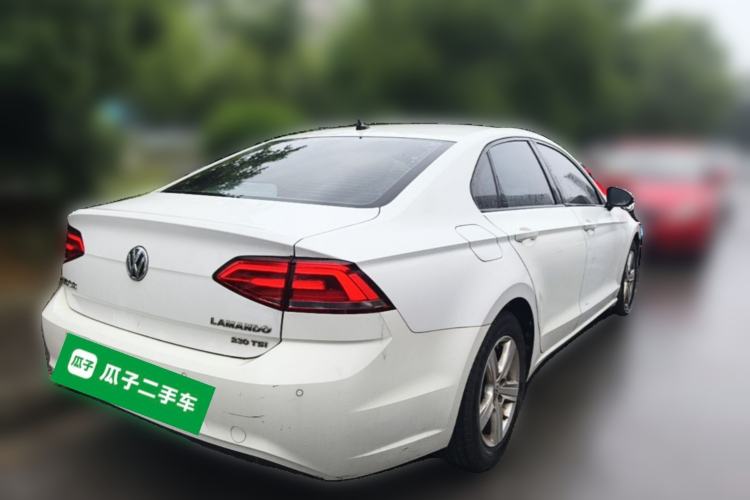 Used Volkswagen Lamando 2017 230TSI DSG Fashion Edition Rear Right 45 Deg