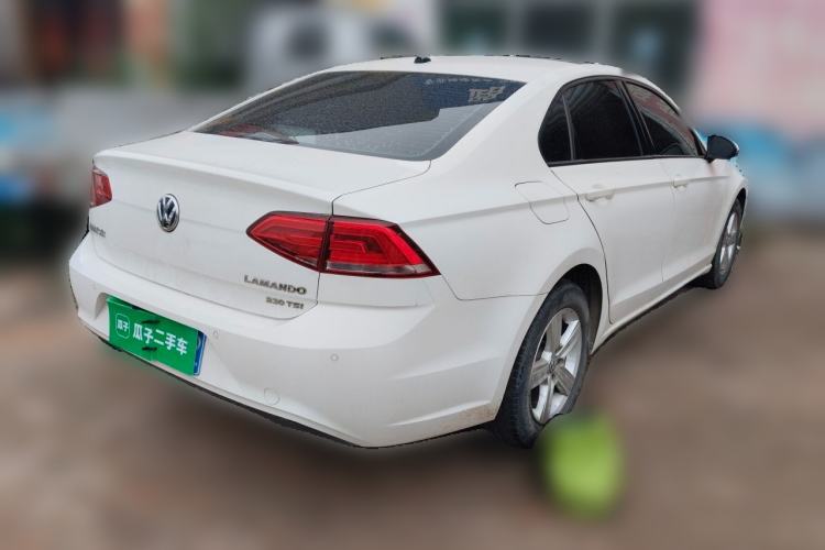 Used Volkswagen Lamando 2017 230TSI DSG Fashion Edition Rear Right 45 Deg