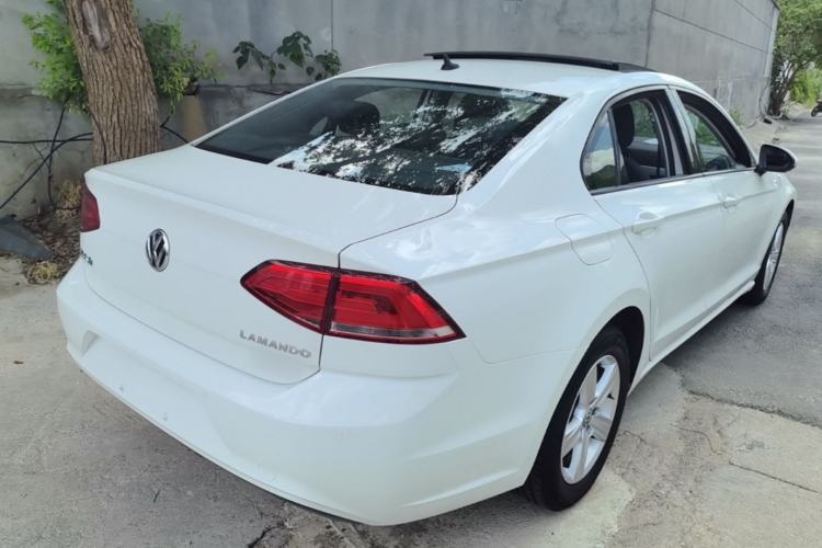 Used Volkswagen Lamando 2017 230TSI DSG Fashion Edition Rear Right 45 Deg