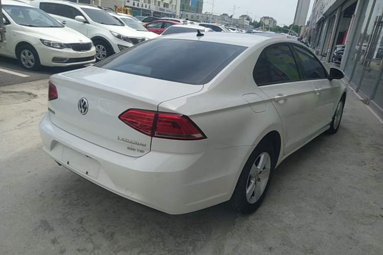 Used Volkswagen Lamando 2017 230TSI DSG Fashion Edition Rear Right 45 Deg