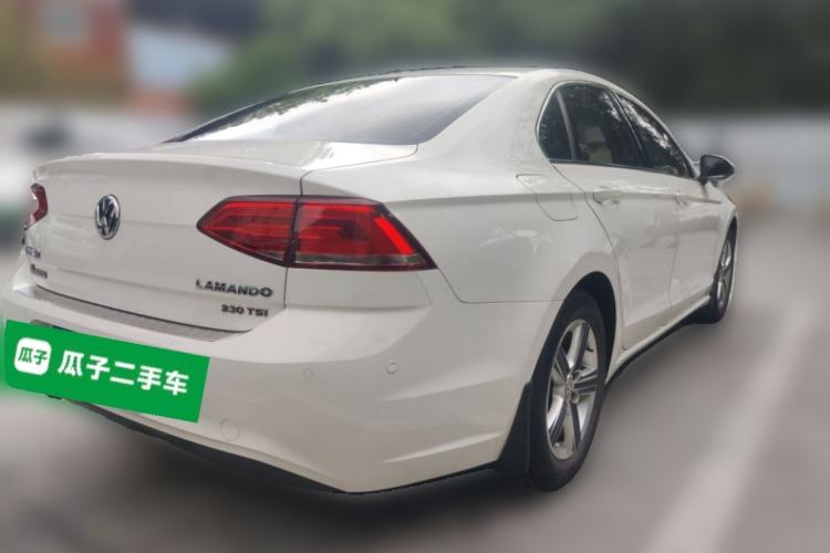 Used Volkswagen Lamando 2017 230TSI DSG Fashion Edition Rear Right 45 Deg