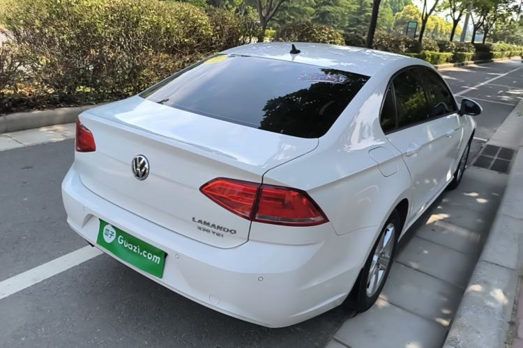 Used Volkswagen Lamando 2017 230TSI DSG Fashion Edition Rear Right 45 Deg