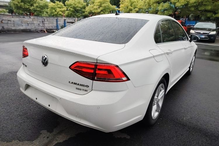 Used Volkswagen Lamando 2017 280TSI DSG Comfort Edition Rear Right 45 Deg