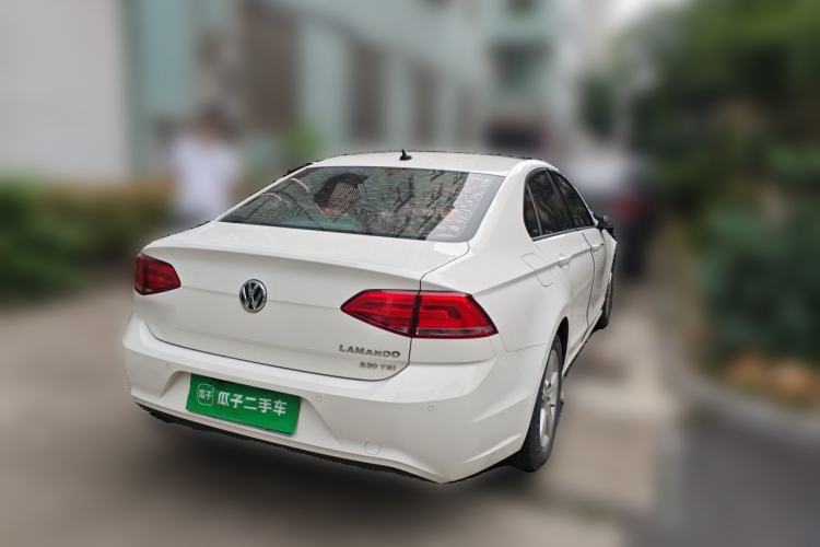 Used Volkswagen Lamando 2017 230TSI DSG Fashion Edition Rear Right 45 Deg