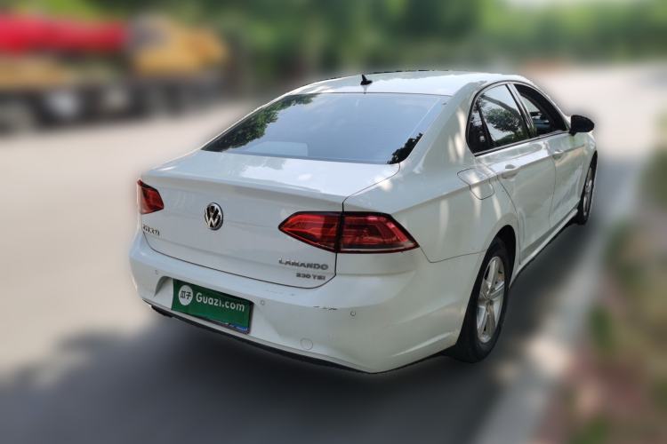 Used Volkswagen Lamando 2017 230TSI DSG Fashion Edition Rear Right 45 Deg