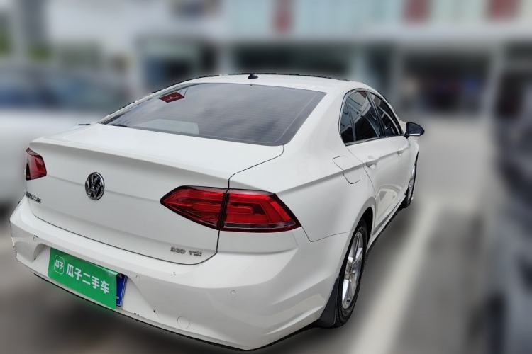 Used Volkswagen Lamando 2017 230TSI DSG Fashion Edition Rear Right 45 Deg