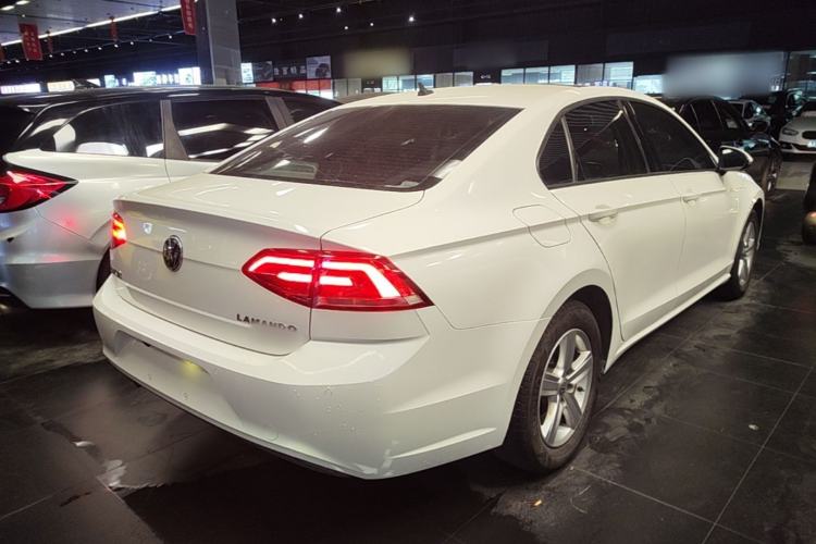Used Volkswagen Lamando 2017 230TSI DSG Fashion Edition Rear Right 45 Deg