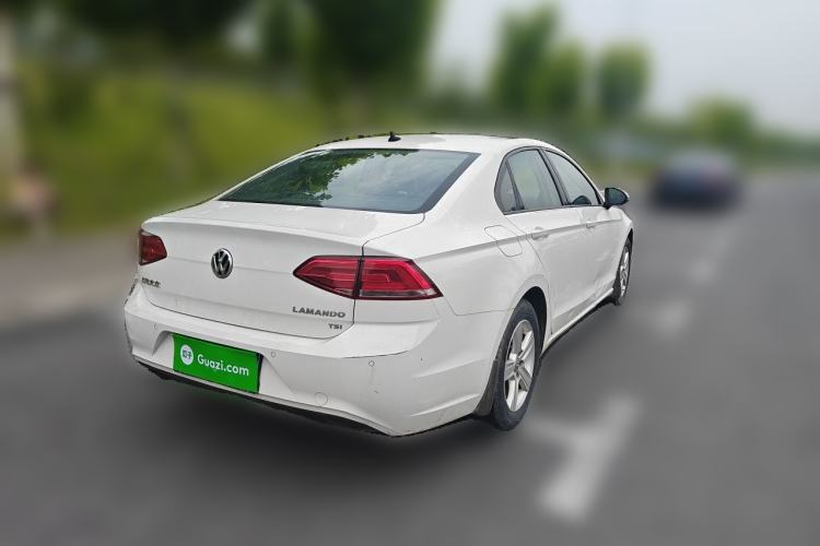 Used Volkswagen Lamando 2017 230TSI DSG Fashion Edition Rear Right 45 Deg