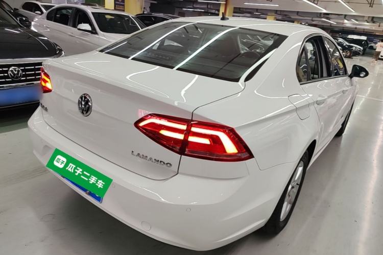 Used Volkswagen Lamando 2017 230TSI DSG Fashion Edition Rear Right 45 Deg
