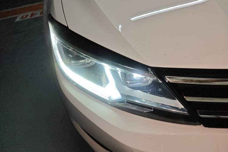 Used Volkswagen Lamando 2017 230TSI DSG Fashion Edition Right Front Headlight