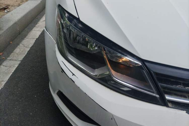 Used Volkswagen Lamando 2017 230TSI DSG Fashion Edition Right Front Headlight