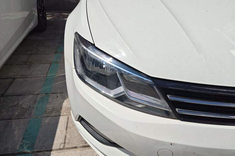 Used Volkswagen Lamando 2017 230TSI DSG Fashion Edition Right Front Headlight