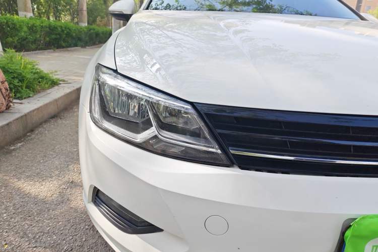 Used Volkswagen Lamando 2017 230TSI DSG Fashion Edition Right Front Headlight