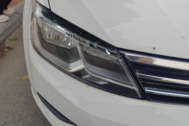 Used Volkswagen Lamando 2017 230TSI DSG Fashion Edition Right Front Headlight