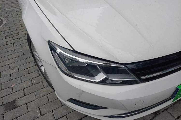 Used Volkswagen Lamando 2017 280TSI DSG Comfort Edition Right Front Headlight