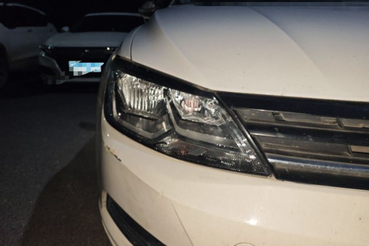 Used Volkswagen Lamando 2017 280TSI DSG Comfort Edition Right Front Headlight