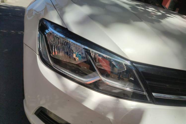 Used Volkswagen Lamando 2017 280TSI DSG Comfort Edition Right Front Headlight