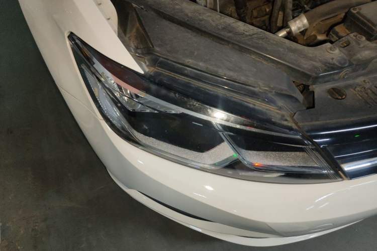 Used Volkswagen Lamando 2017 230TSI DSG Fashion Edition Right Front Headlight