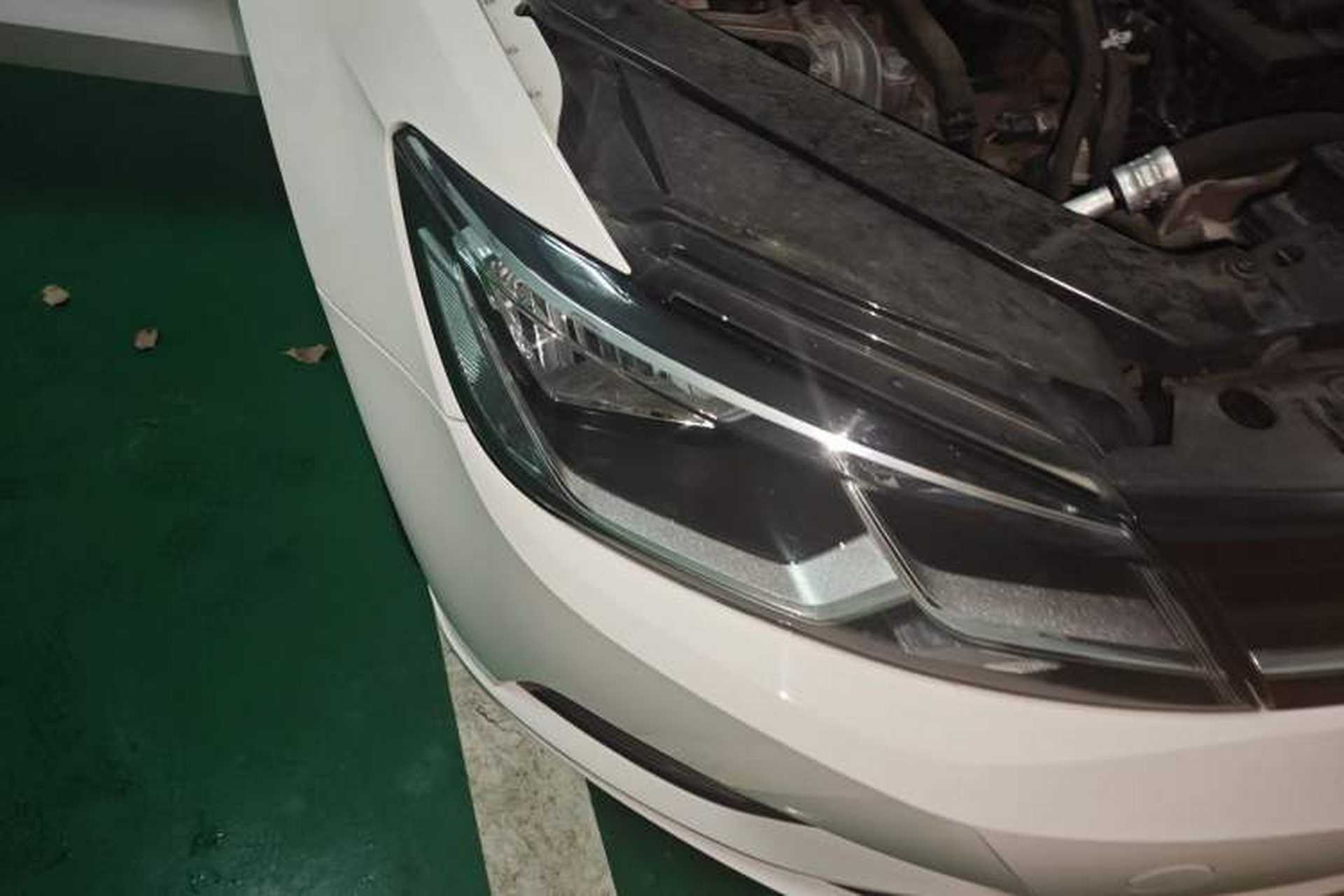 Used Volkswagen Lamando 2017 280TSI DSG Comfort Edition Right Front Headlight