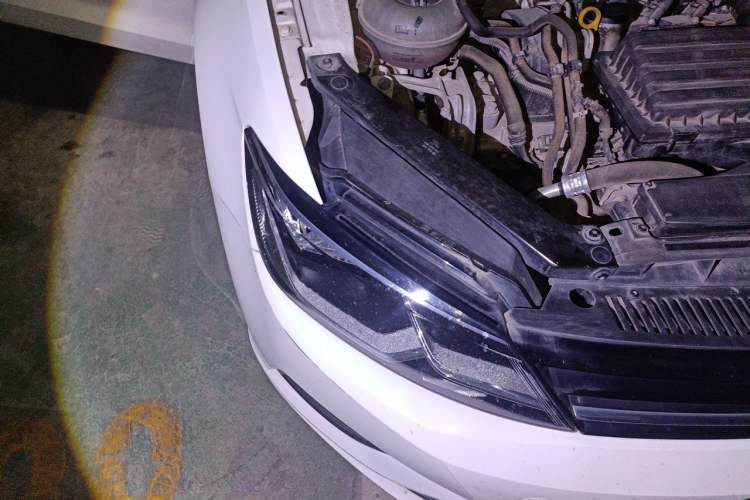 Used Volkswagen Lamando 2017 280TSI DSG Comfort Edition Right Front Headlight