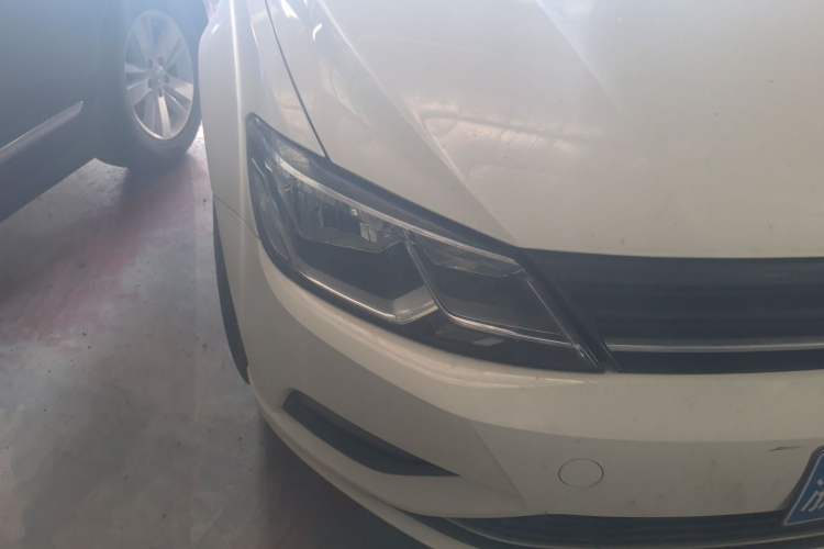Used Volkswagen Lamando 2017 280TSI DSG Comfort Edition Right Front Headlight
