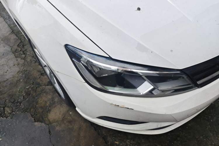 Used Volkswagen Lamando 2017 280TSI DSG Comfort Edition Right Front Headlight