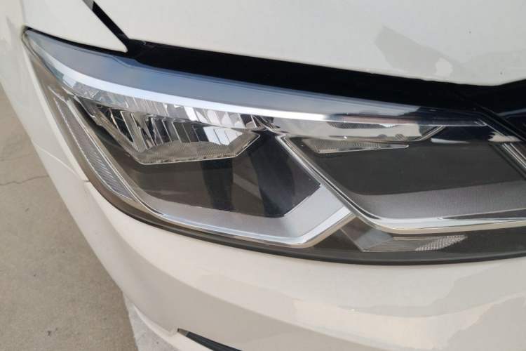 Used Volkswagen Lamando 2017 230TSI DSG Fashion Edition Right Front Headlight