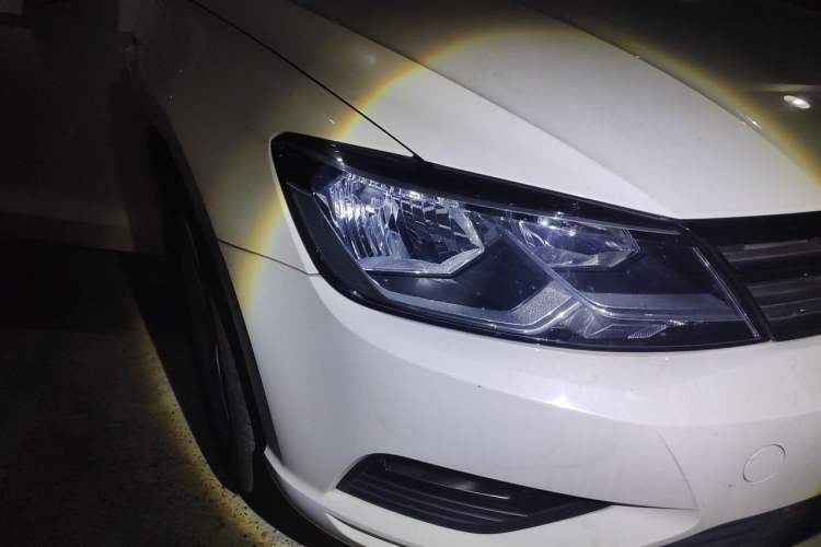 Used Volkswagen Lamando 2017 280TSI DSG Comfort Edition Right Front Headlight