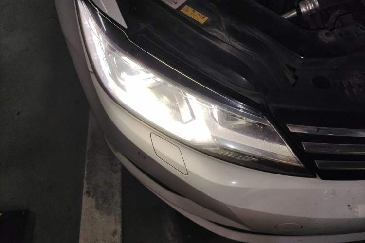 Used Volkswagen Lamando 2017 280TSI DSG Luxury Edition Right Front Headlight