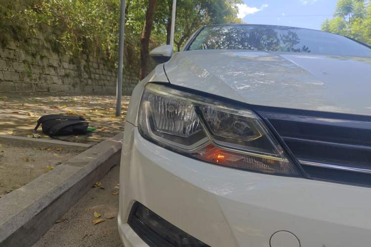 Used Volkswagen Lamando 2017 280TSI DSG Comfort Edition Right Front Headlight