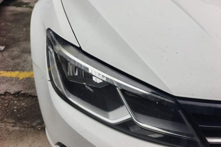 Used Volkswagen Lamando 2017 230TSI DSG Fashion Edition Right Front Headlight