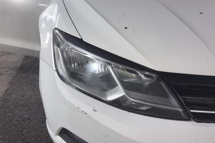 Used Volkswagen Lamando 2017 280TSI DSG Comfort Edition Right Front Headlight