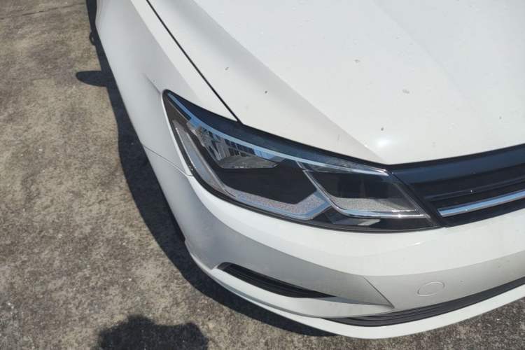 Used Volkswagen Lamando 2017 230TSI Manual Trend Edition Right Front Headlight
