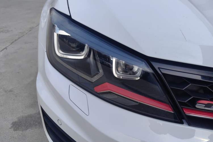 Used Volkswagen Lamando 2017 2.0T GTS Right Front Headlight