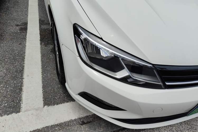 Used Volkswagen Lamando 2017 230TSI DSG Fashion Edition Right Front Headlight