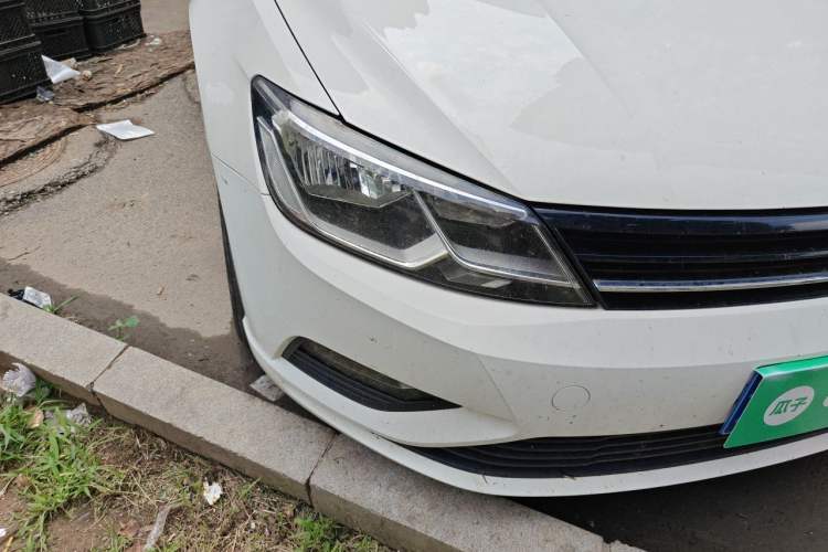 Used Volkswagen Lamando 2017 230TSI DSG Fashion Edition Right Front Headlight