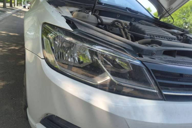 Used Volkswagen Lamando 2017 230TSI Manual Trend Edition Right Front Headlight