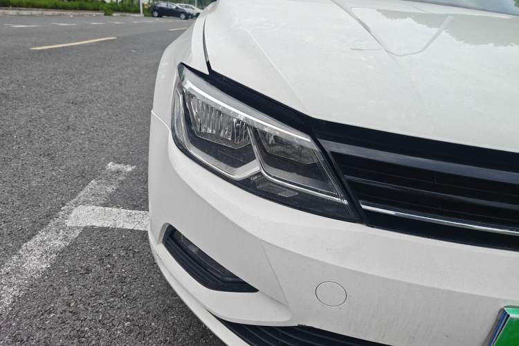 Used Volkswagen Lamando 2017 230TSI DSG Fashion Edition Right Front Headlight
