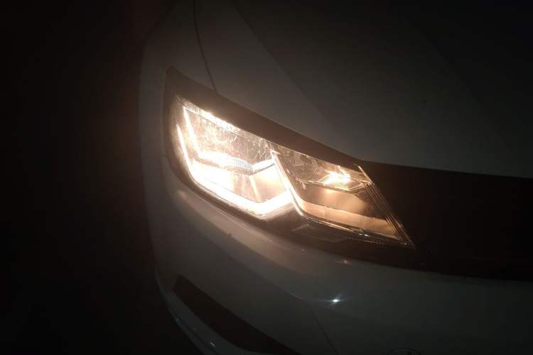 Used Volkswagen Lamando 2017 230TSI DSG Fashion Edition Right Front Headlight