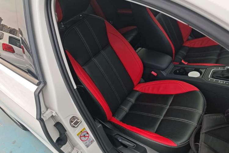 Used Volkswagen Lamando 2017 230TSI DSG Fashion Edition Right Front Seat