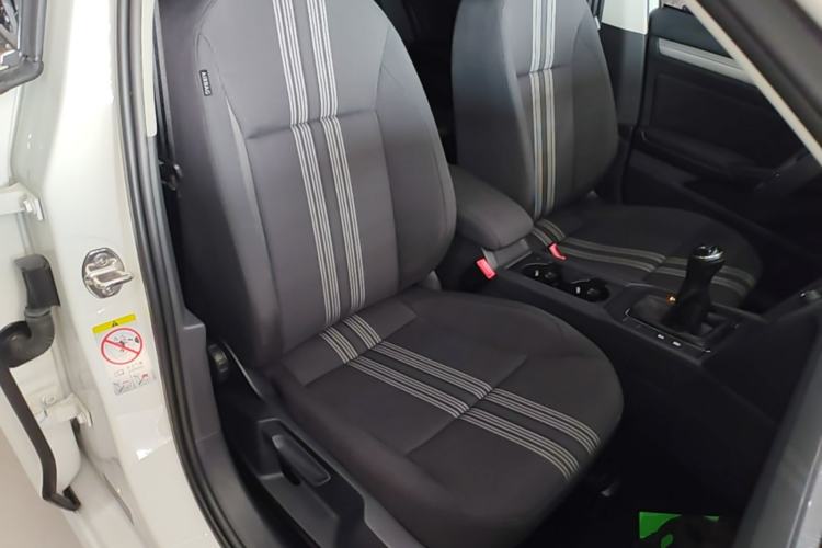 Used Volkswagen Lamando 2017 230TSI Manual Trend Edition Right Front Seat