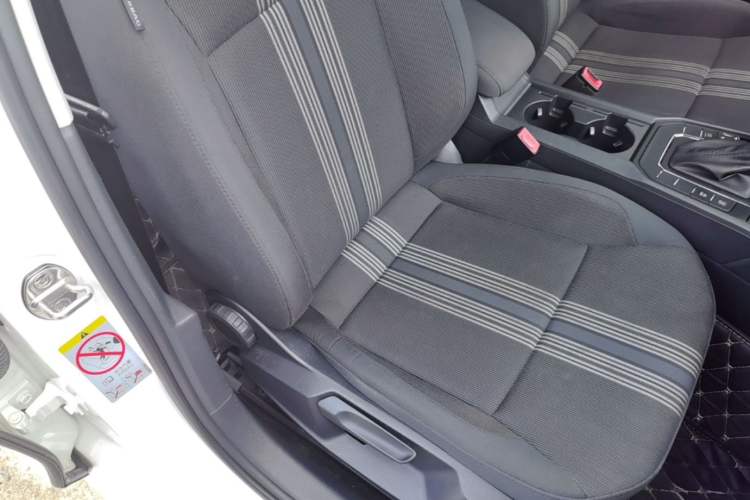 Used Volkswagen Lamando 2017 230TSI DSG Fashion Edition Right Front Seat