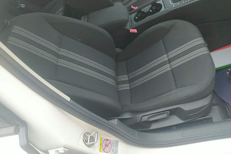 Used Volkswagen Lamando 2017 230TSI DSG Fashion Edition Right Front Seat