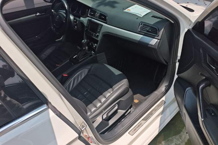 Used Volkswagen Lamando 2017 280TSI DSG Comfort Edition Right Front Seat