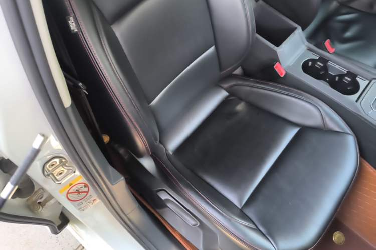 Used Volkswagen Lamando 2017 230TSI DSG Fashion Edition Right Front Seat