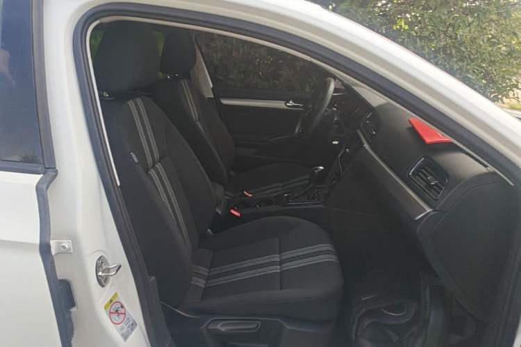 Used Volkswagen Lamando 2017 230TSI DSG Fashion Edition Right Front Seat