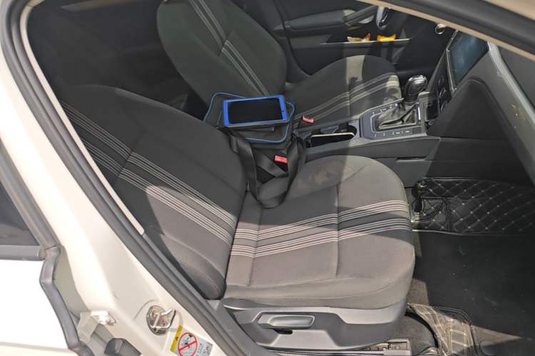 Used Volkswagen Lamando 2017 230TSI DSG Fashion Edition Right Front Seat