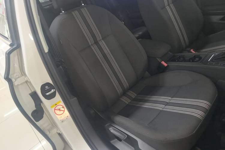Used Volkswagen Lamando 2017 230TSI DSG Fashion Edition Right Front Seat