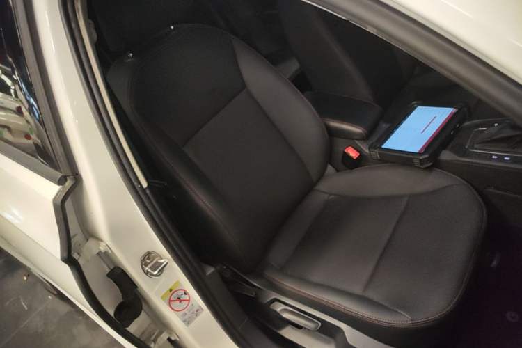 Used Volkswagen Lamando 2017 230TSI DSG Fashion Edition Right Front Seat